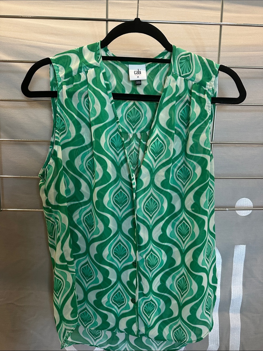 CAbi Green & White Sleeveless Geometric-Print Camisole